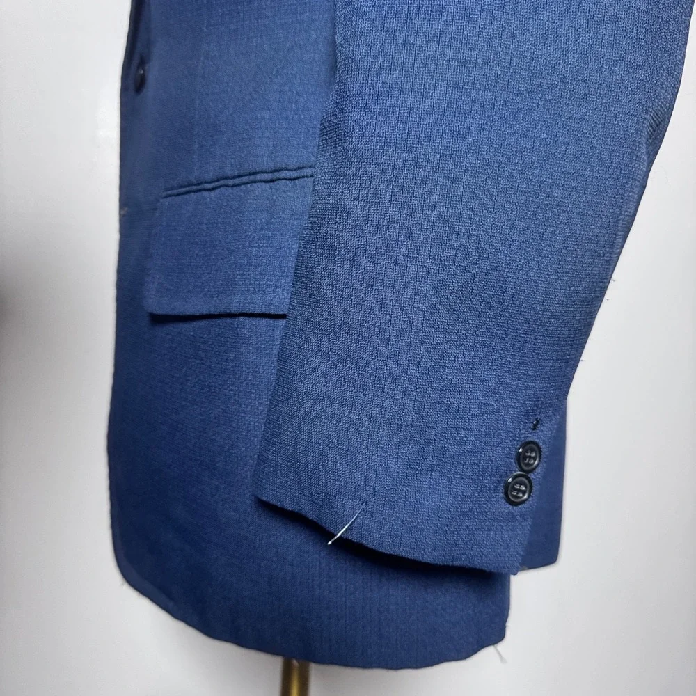 1970s Haspel Suit Mens 38R 32W Blue Textured 2-Button Notch‎ Lapel Vintage USA